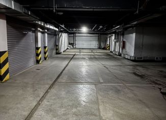 Сдам в аренду машиноместо, 17 м2, Киров, улица Горбуновой, 31