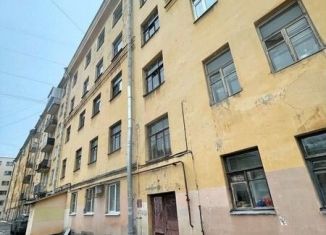 Продается квартира студия, 16.2 м2, Санкт-Петербург, метро Василеостровская, 13-я линия Васильевского острова, 58-60