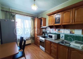 Продажа 2-комнатной квартиры, 52 м2, Апатиты, улица Бредова, 42
