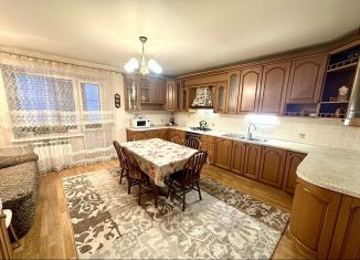 Сдаю четырехкомнатную квартиру, 136 м2, Череповец, Советский проспект, 81