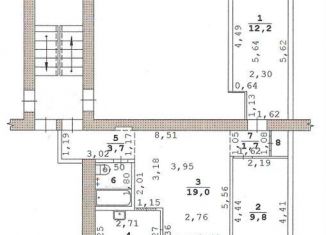 Продажа 3-ком. квартиры, 56 м2, Екатеринбург, улица Короленко, 8, метро Динамо