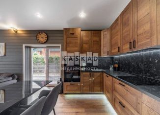 Продаю дом, 200 м2, поселок Мещерино