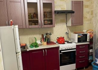 Сдам в аренду 2-ком. квартиру, 70 м2, поселок городского типа Афипский, Краснодарская улица, 32