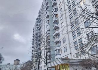 Сдается в аренду трехкомнатная квартира, 90 м2, Москва, улица Маршала Катукова, 15к1, метро Мякинино