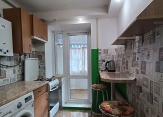 Сдам в аренду 2-ком. квартиру, 42 м2, Евпатория, улица Фрунзе, 71