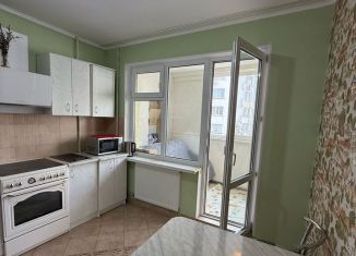 Продажа 2-ком. квартиры, 55 м2, Ялта, улица Блюхера, 44