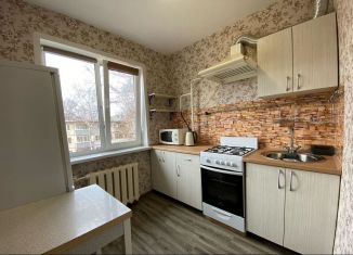 Аренда 2-ком. квартиры, 45 м2, Ярославль, улица Чкалова, 80