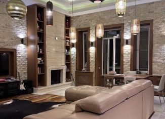 Трехкомнатная квартира в аренду, 90 м2, Москва, улица Правды, 11, метро Савеловская
