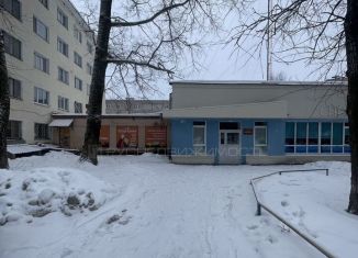 Продаю торговую площадь, 57 м2, Киров, улица Некрасова, 34