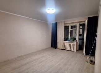 Продаю 2-комнатную квартиру, 45 м2, Кумертау, улица Мажита Гафури, 10