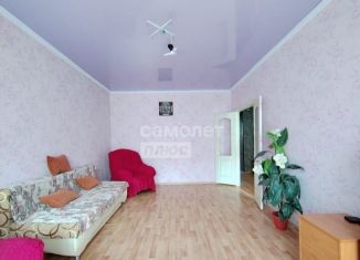 Продаю 2-ком. квартиру, 70 м2, Астрахань, Ленинский район, Жилая улица, 8к1