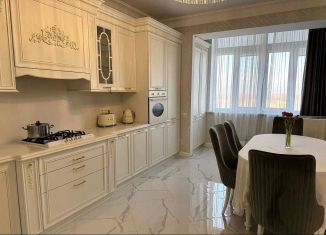 Продаю 3-комнатную квартиру, 94 м2, Махачкала, Шёлковая улица, 12, ЖК Северный