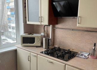 Продам 2-ком. квартиру, 43.6 м2, Мурманская область, улица Олега Кошевого, 14к2