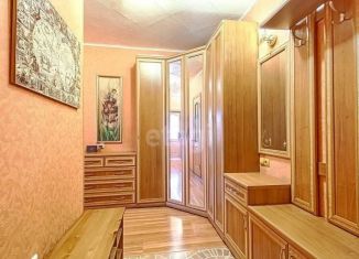 Продажа 3-ком. квартиры, 72 м2, Бердск, Луговская улица, 98