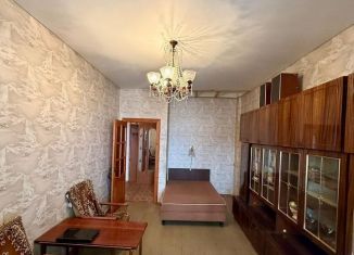 Продам 2-ком. квартиру, 57.6 м2, Алексин, площадь Победы, 13