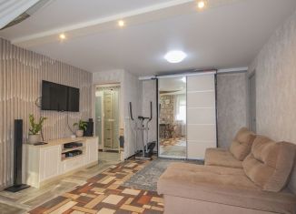 Продаю 2-ком. квартиру, 45.5 м2, Екатеринбург, улица Машиностроителей, 51, Орджоникидзевский район