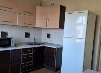 Двухкомнатная квартира в аренду, 71.8 м2, Чебоксары, улица Спиридона Михайлова, 1