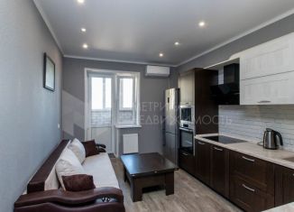 Сдаю 1-ком. квартиру, 41 м2, Тюмень, улица Мельникайте, 2к4, ЖК Горизонт