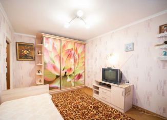 Продается трехкомнатная квартира, 65 м2, Калининград, улица Аллея Смелых, 154, Московский район