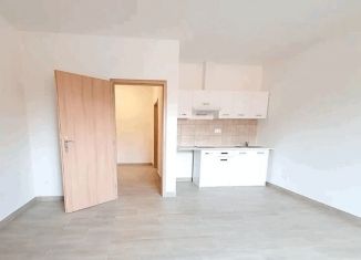 Продам квартиру студию, 20 м2, Санкт-Петербург, Колпинская улица, 3, метро Горьковская