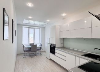 Продам 2-ком. квартиру, 80 м2, Оренбургская область, улица Сергея Лазо, 14