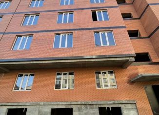 Продам 2-ком. квартиру, 52.7 м2, Буйнакск, улица Имама Гази-Магомеда, 8