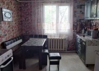 Сдается в аренду трехкомнатная квартира, 54 м2, Бурятия, Промышленная улица, 8