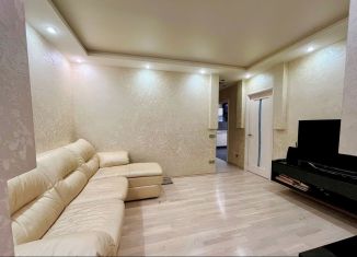 Продажа трехкомнатной квартиры, 87.7 м2, Екатеринбург, улица Бакинских Комиссаров, 99, улица Бакинских Комиссаров