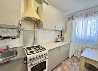 Продаю 2-ком. квартиру, 43.8 м2, Екатеринбург, Орджоникидзевский район, улица Фрезеровщиков, 27