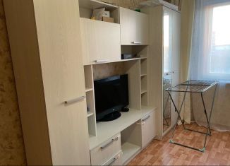 Сдаю 1-ком. квартиру, 38 м2, Мценск, улица Машиностроителей, 17/2