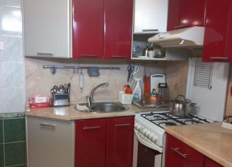 Сдам в аренду 2-ком. квартиру, 49 м2, Ленинградская область, Школьная улица, 18