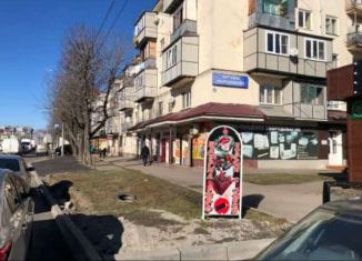 Продаю торговую площадь, 40 м2, Прохладный, улица Ленина, 78