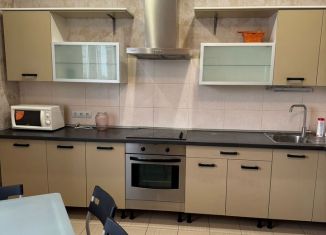 Сдам 1-ком. квартиру, 44 м2, Тюмень, улица Грибоедова, 13к3