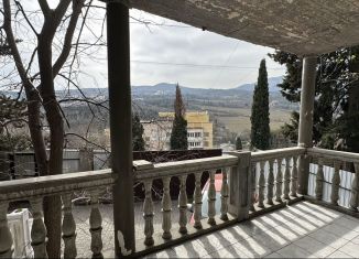 Продается 2-ком. квартира, 80 м2, Ялта, улица Кирова, 151