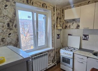 Продаю 1-ком. квартиру, 33 м2, Маркс, проспект Строителей, 47