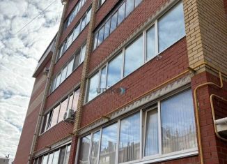 Продаю 1-ком. квартиру, 39.8 м2, Туймазы, улица Лесовода Морозова, 9