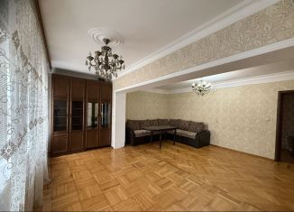 Продаю трехкомнатную квартиру, 65 м2, Махачкала, проспект Амет-хана Султана, 10