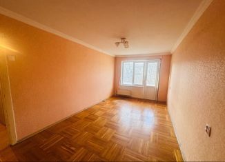 Сдаю 1-ком. квартиру, 30 м2, Армавир, улица Каспарова, 7