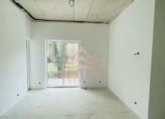 Продаю 2-ком. квартиру, 48.5 м2, Алушта, улица Ленина, 17