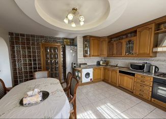 Продаю трехкомнатную квартиру, 120 м2, Воронеж, улица Ломоносова, 114/10