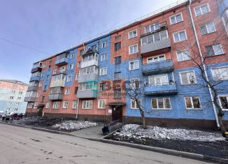 Продаю 3-комнатную квартиру, 56.4 м2, Полысаево, улица Крупской, 108