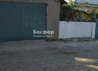 Продам 3-ком. квартиру, 80 м2, поселок городского типа Щебетовка, Школьная улица, 8