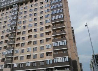 Продается трехкомнатная квартира, 75 м2, Краснодар, улица Цезаря Куникова, 35, микрорайон имени Петра Метальникова
