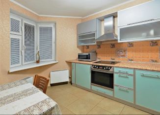 Сдается 1-ком. квартира, 40 м2, Москва, Радужная улица, 10