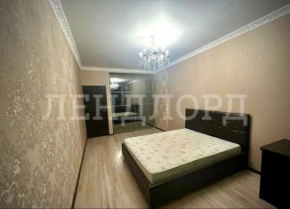 Продается 1-комнатная квартира, 43 м2, Ростовская область, улица Богданова, 77