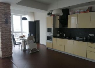 Сдам 3-комнатную квартиру, 130 м2, Ставрополь, улица Осипенко, 10, микрорайон № 9