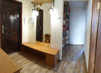 Сдается трехкомнатная квартира, 69 м2, Петропавловск-Камчатский, проспект Циолковского, 30