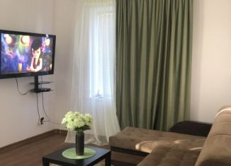 Сдам в аренду 3-ком. квартиру, 110 м2, Дагестан, Кородинская улица, 2