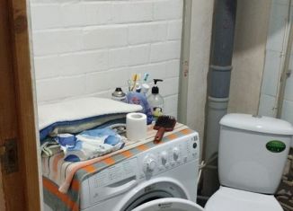 Продается двухкомнатная квартира, 42 м2, посёлок городского типа Новоозёрное, улица Героев-Десантников, 8