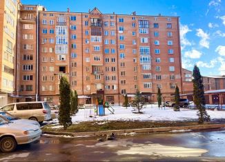 Продается 2-комнатная квартира, 75 м2, Владикавказ, Кырджалийская улица, 10, 32-й микрорайон